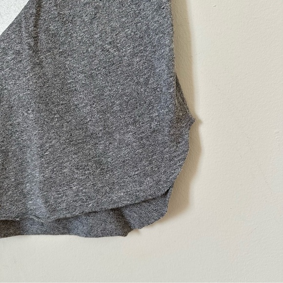 Lauren Moshi V Neck T Shirt In Heathered Gray White Heart Size  M - Picture 4 of 5